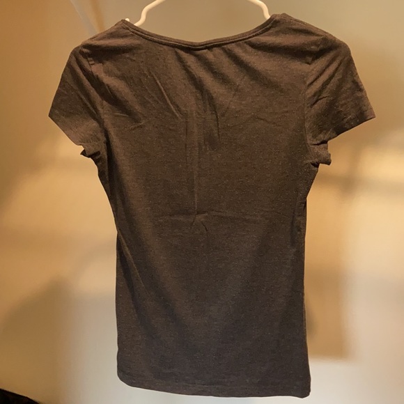 H&M Basic Tee - Picture 3 of 3